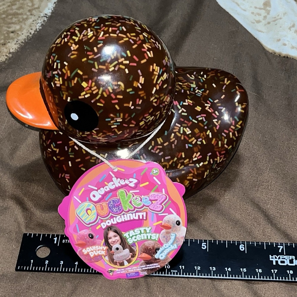 6" Quackeez Duckeez Scented Rubber Duck Chocolate Doughnut With Sprinkles New